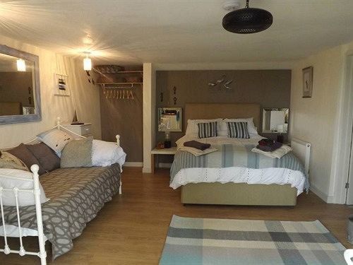 The Swallows Guest House New Quay  Eksteriør billede
